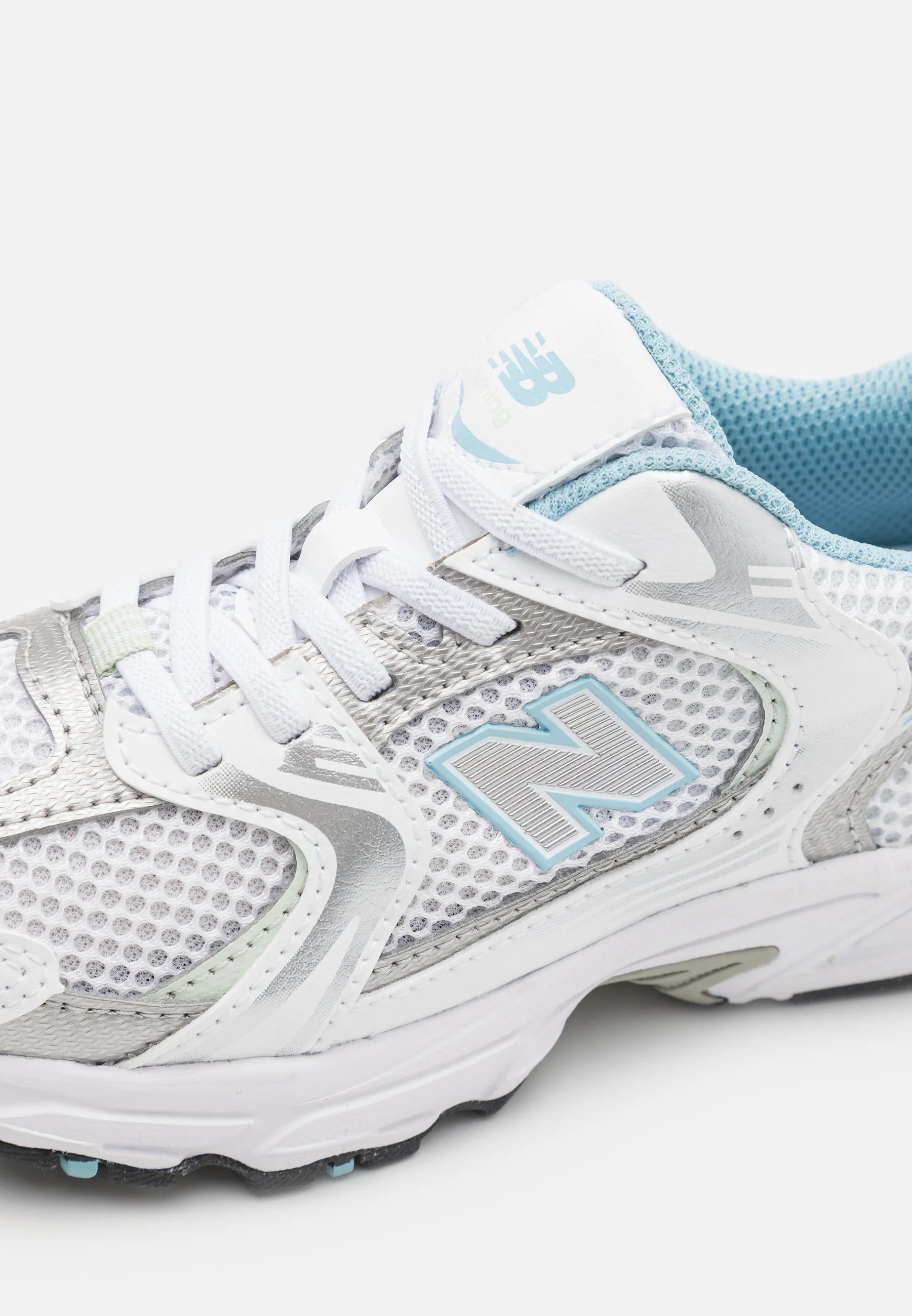530 UNISEX  ZAPATILLAS