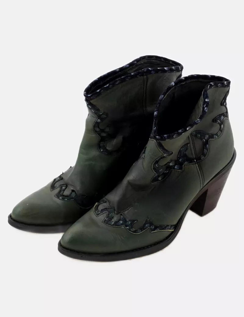 B.D.A. Botines