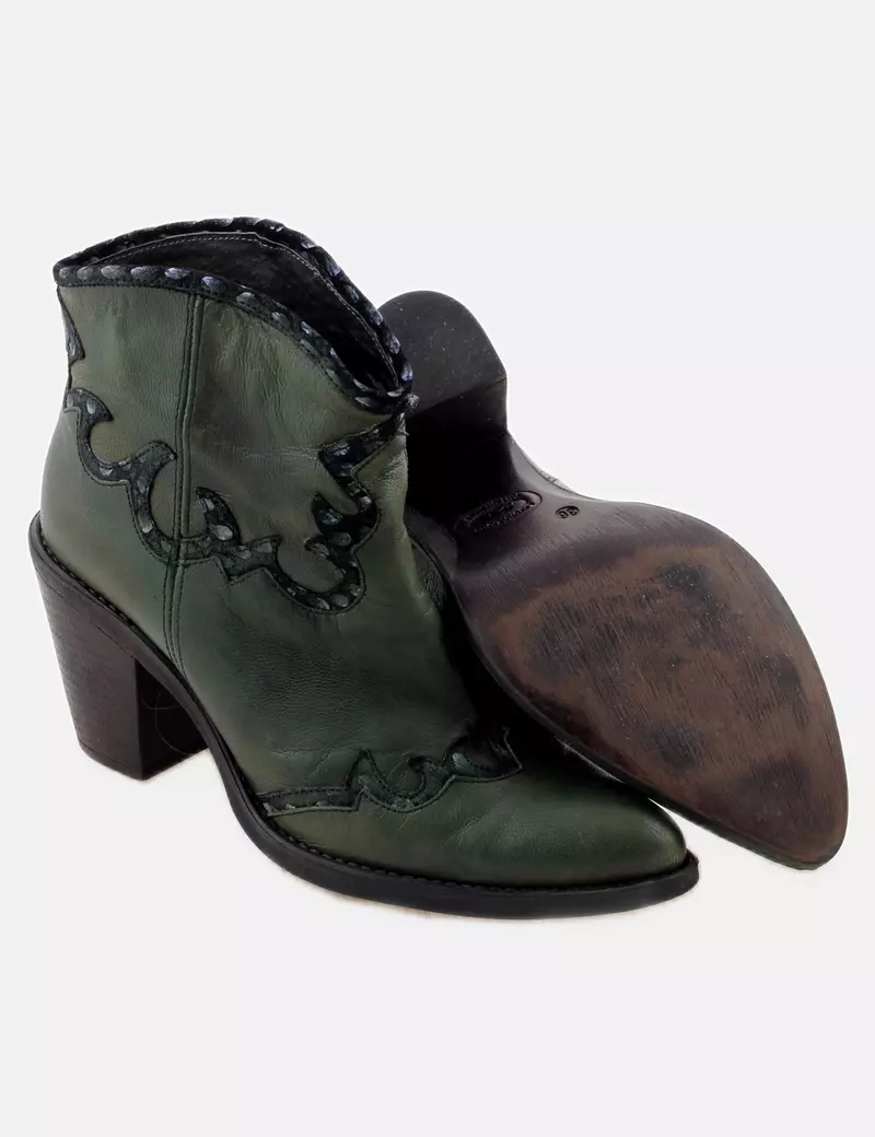 B.D.A. Botines