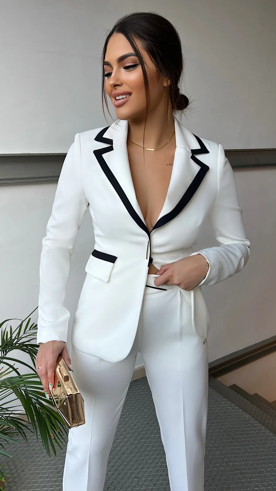 Blazer Blanca Detalle Negro(Se Vende En Conjunto)