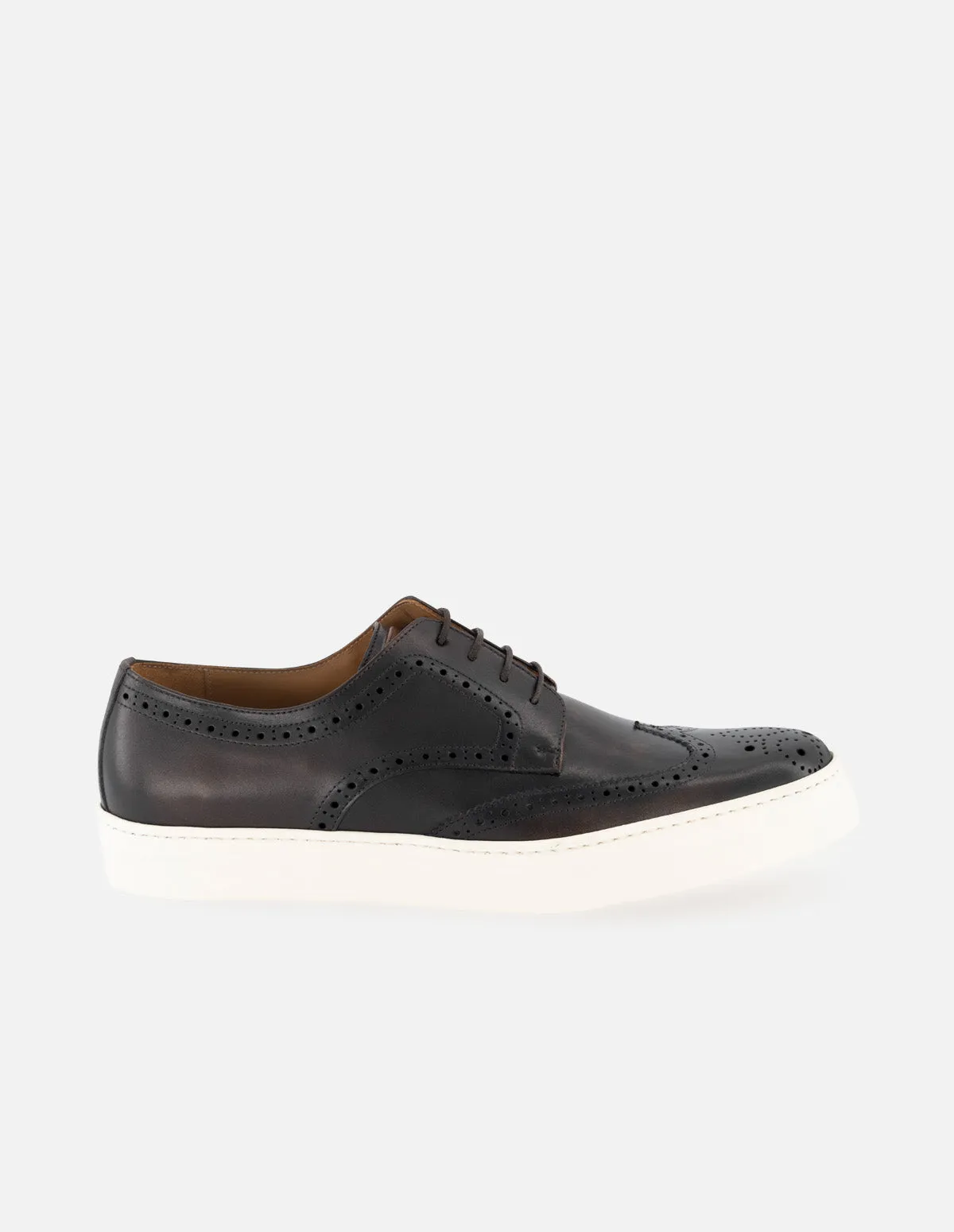 Blucher de piel color marrón con detalle en picado maría para hombre
