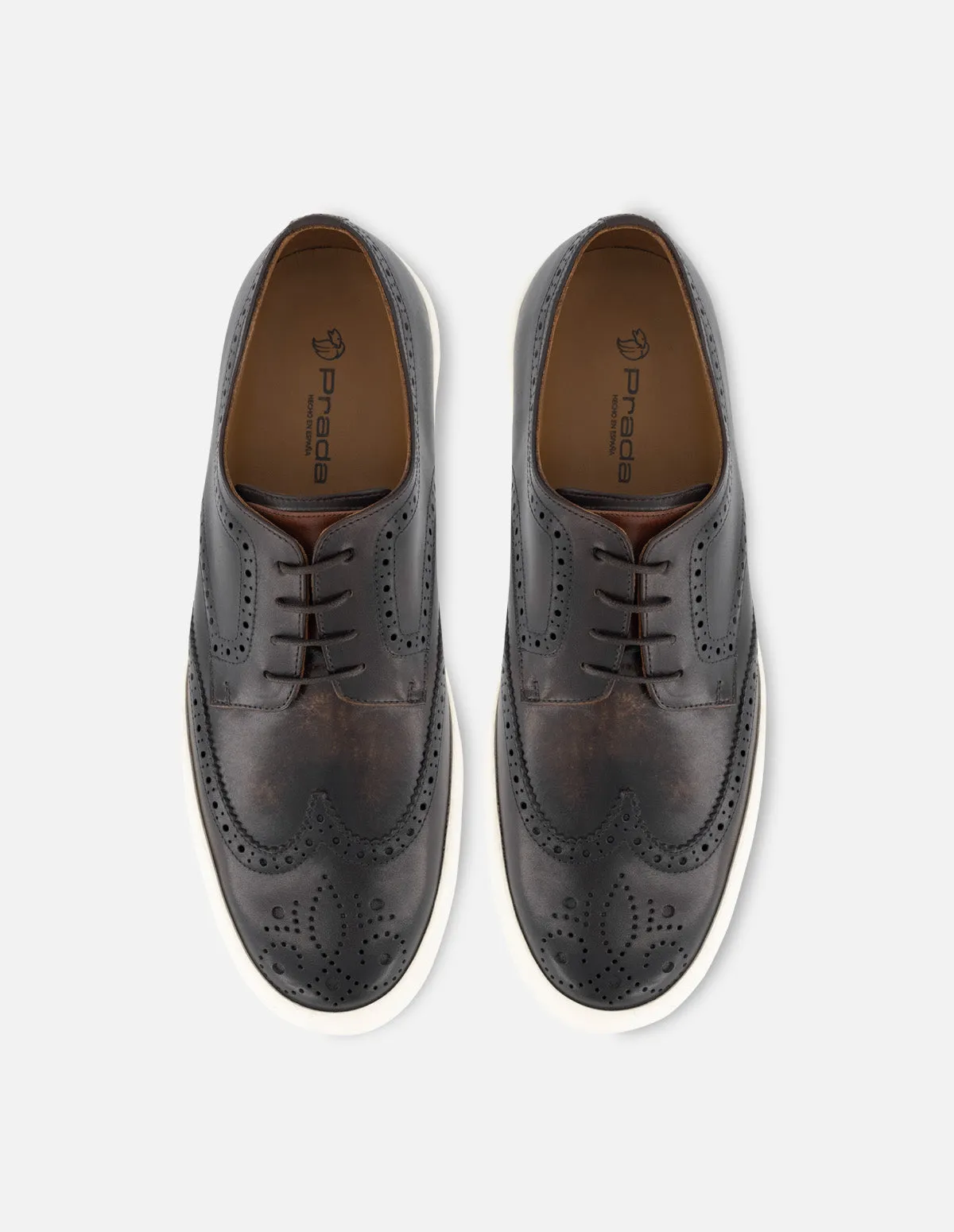 Blucher de piel color marrón con detalle en picado maría para hombre