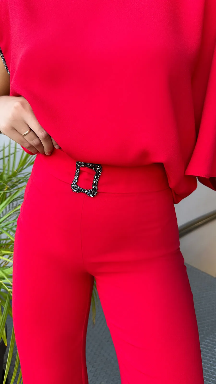 Blusa Roja Asimétrica (Se Vende En Conjunto)