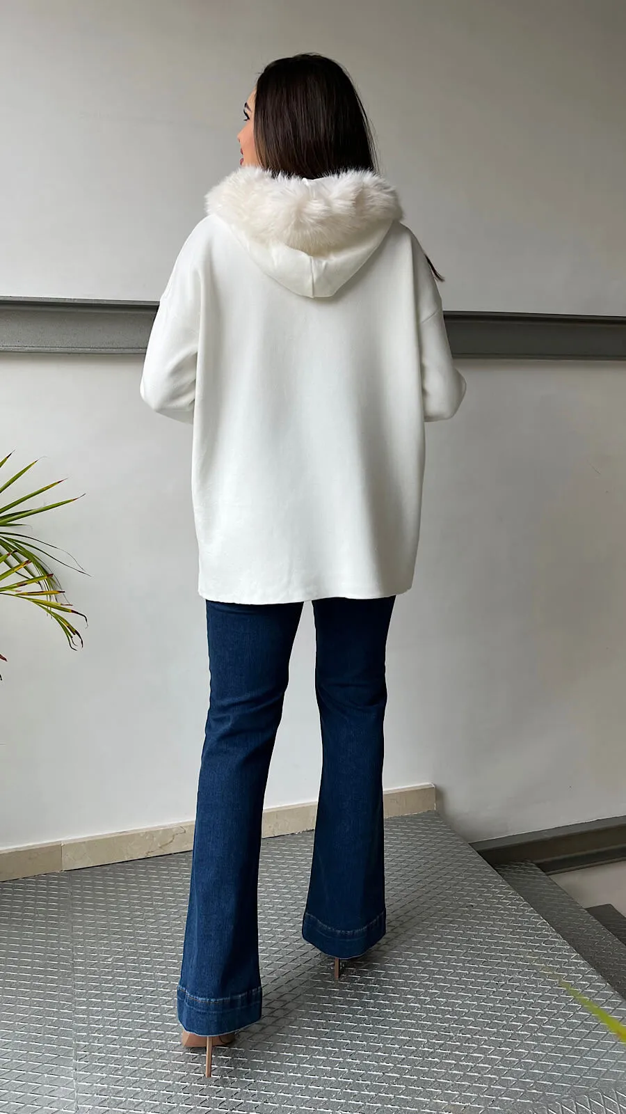 Chaqueta Tachas Doradas Cuello Pelo Desmontable