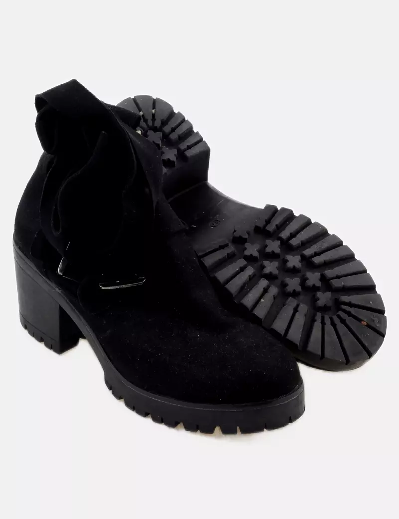Corina Botines