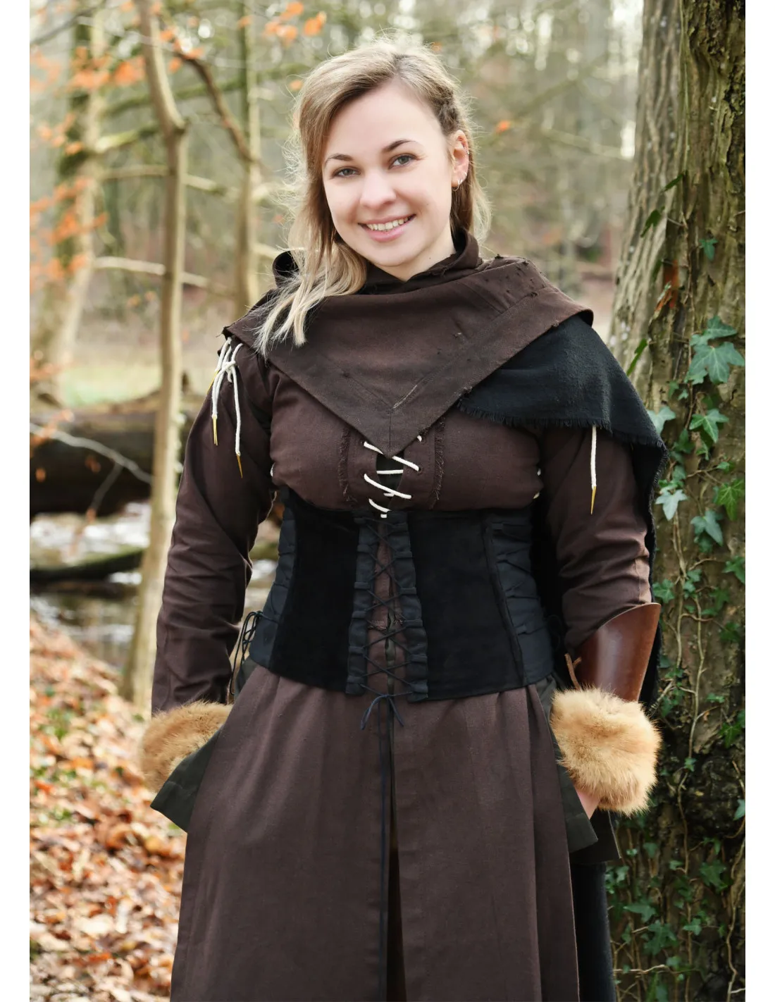 Corpiño medieval en terciopelo Anik negro