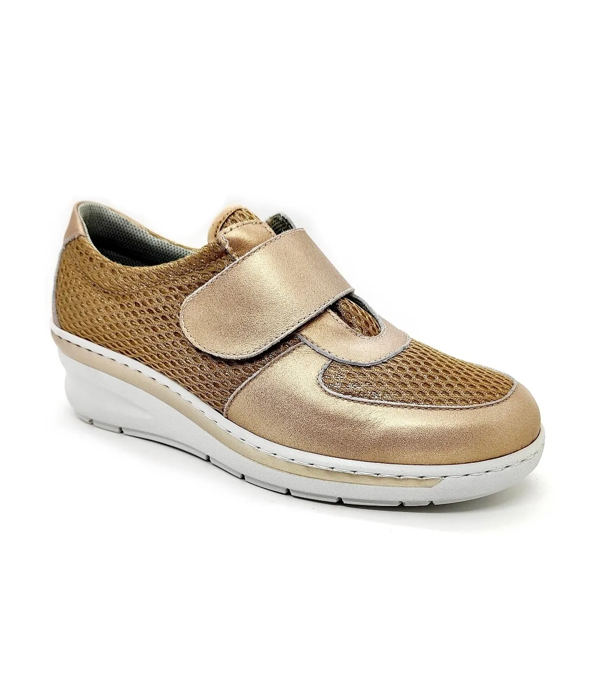 Deportivo con cierre de velcro en color champagne