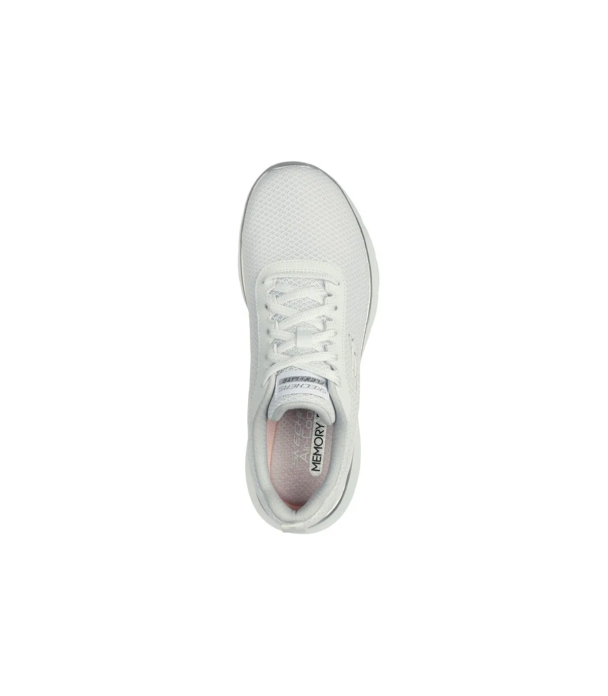 Deportivos blancos, ideales para caminar