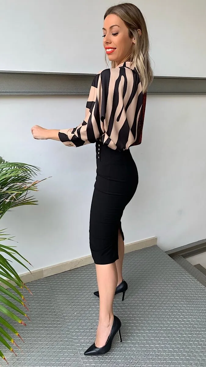 Falda Negra Tachuelas Cintura