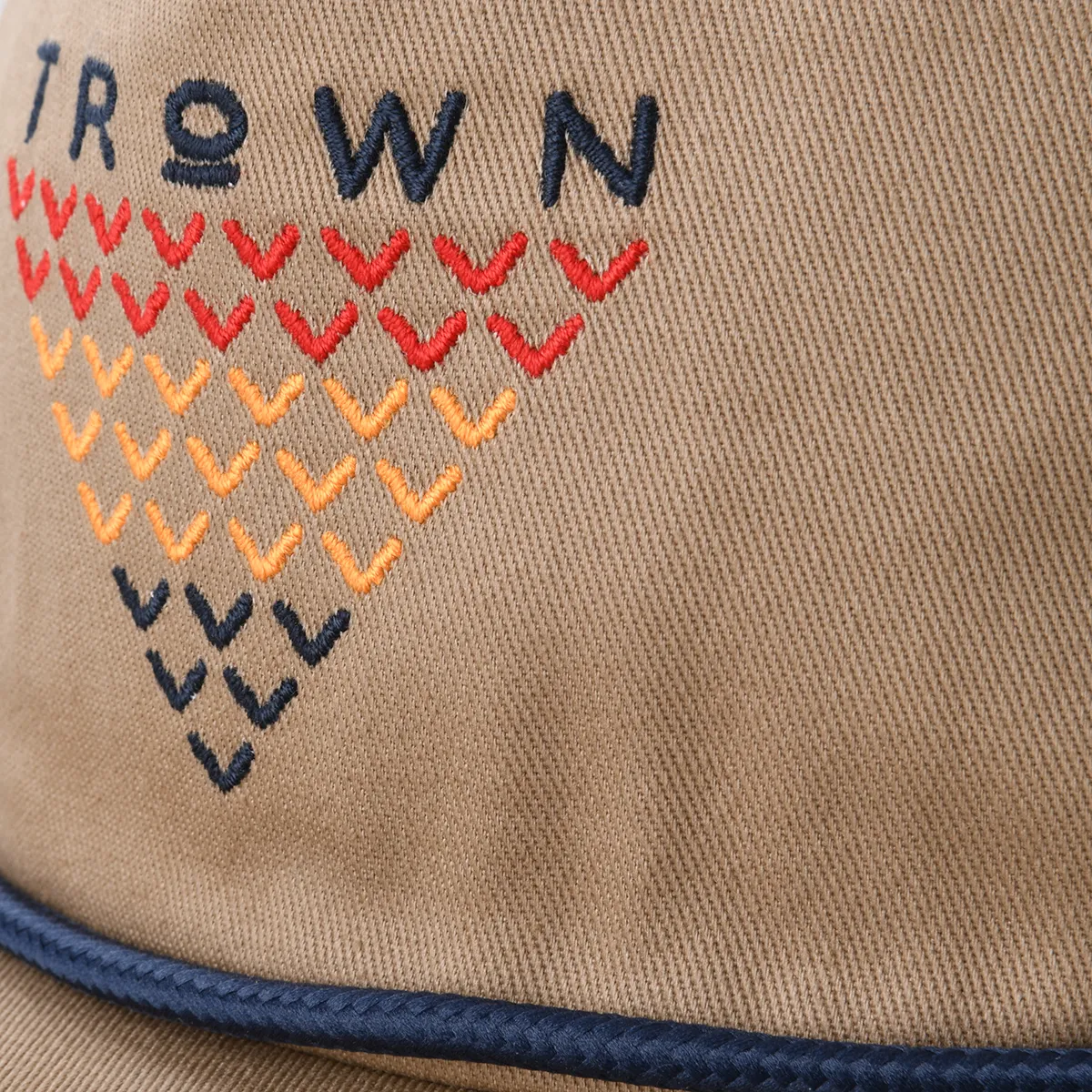 Gorra Trown Triangulo