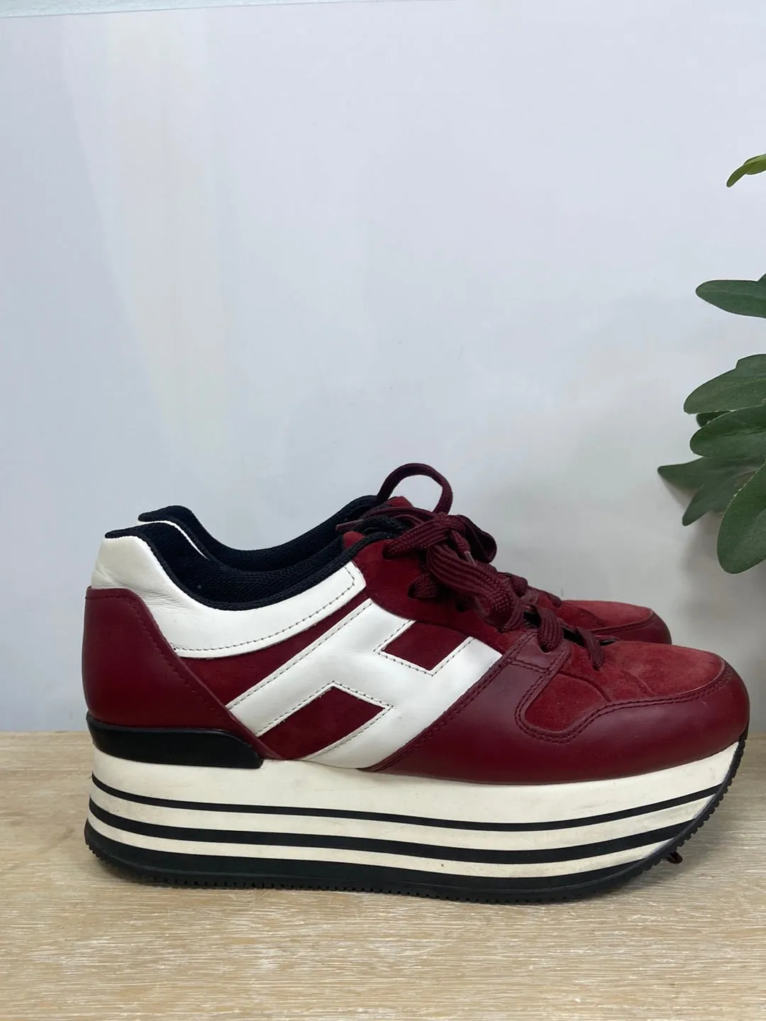 HOGAN.Zapatillas plataforma T.38,5