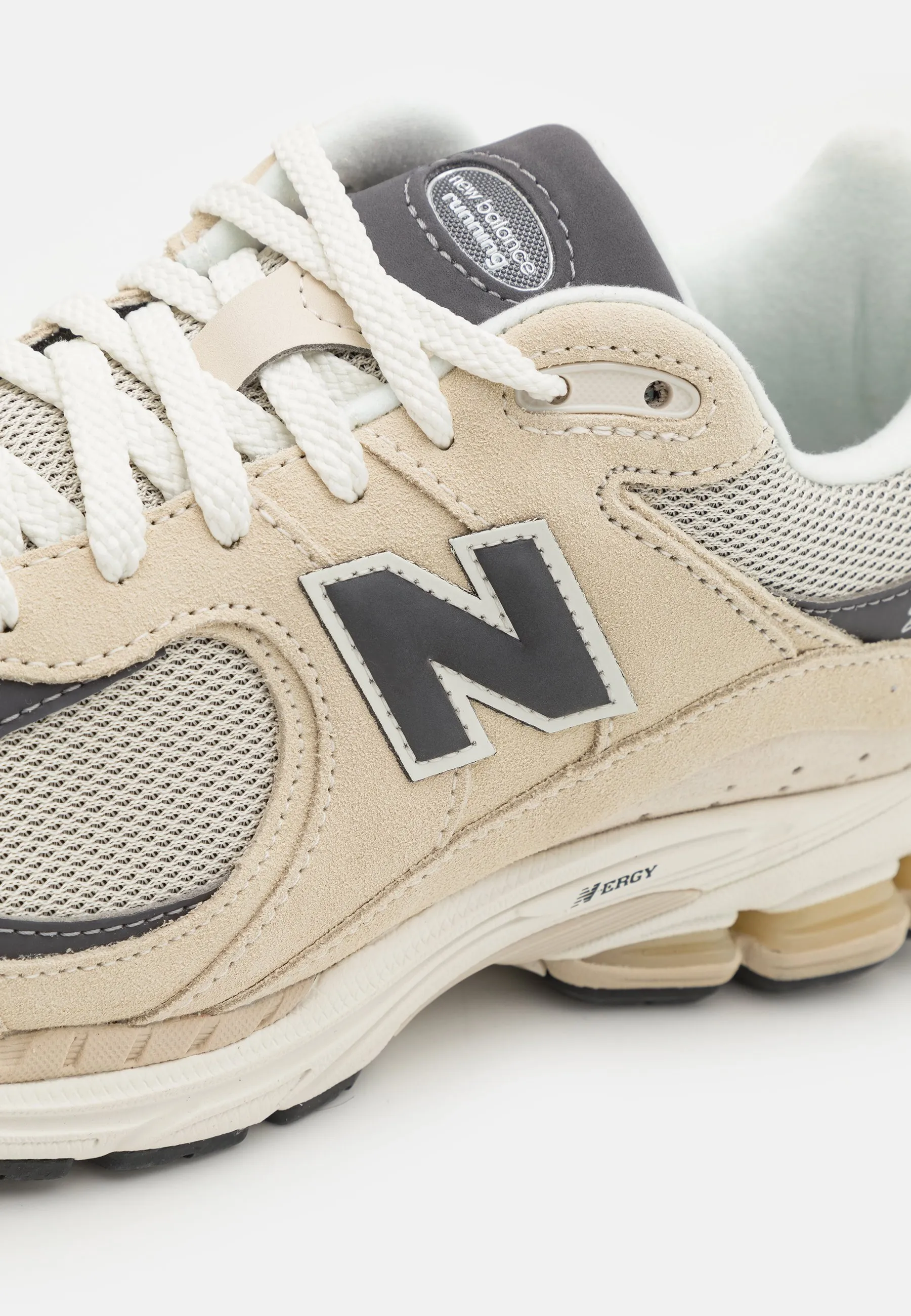M2002 UNISEX  ZAPATILLAS