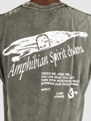 Misfit Shapes Amphibian Spirits Camiseta