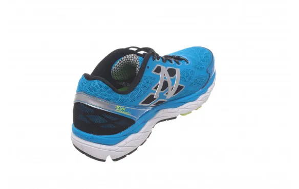 NEW BALANCE M880v5