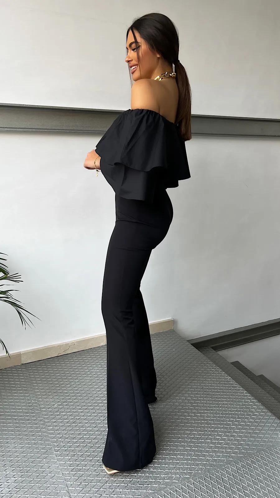 Pantalón Negro Botón Dorado