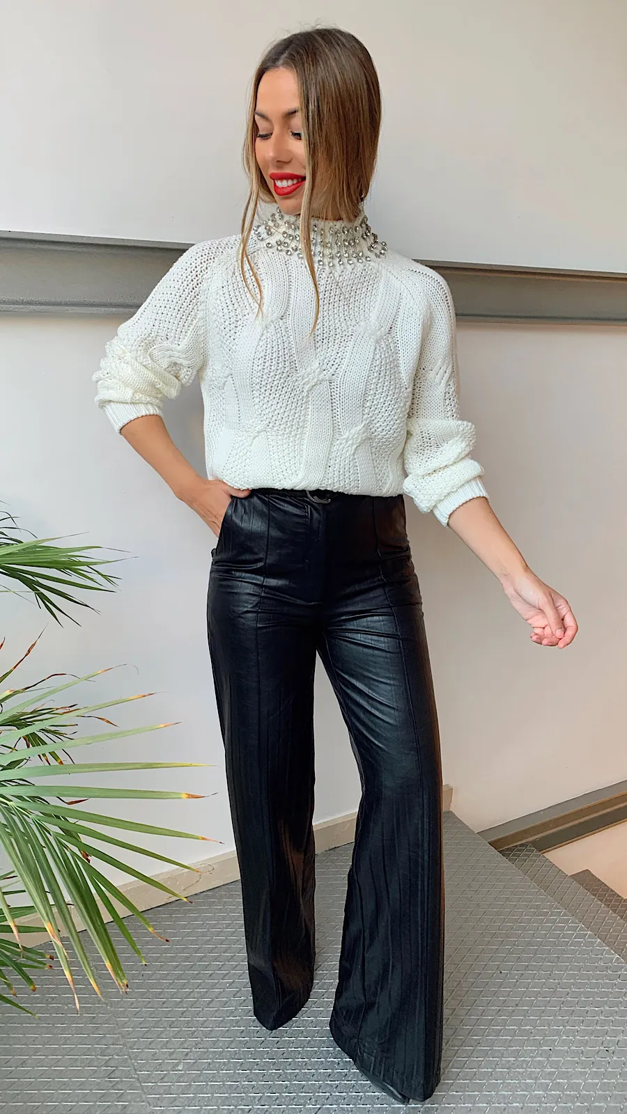 Pantalón Palazzo Plisado Negro Efecto Piel