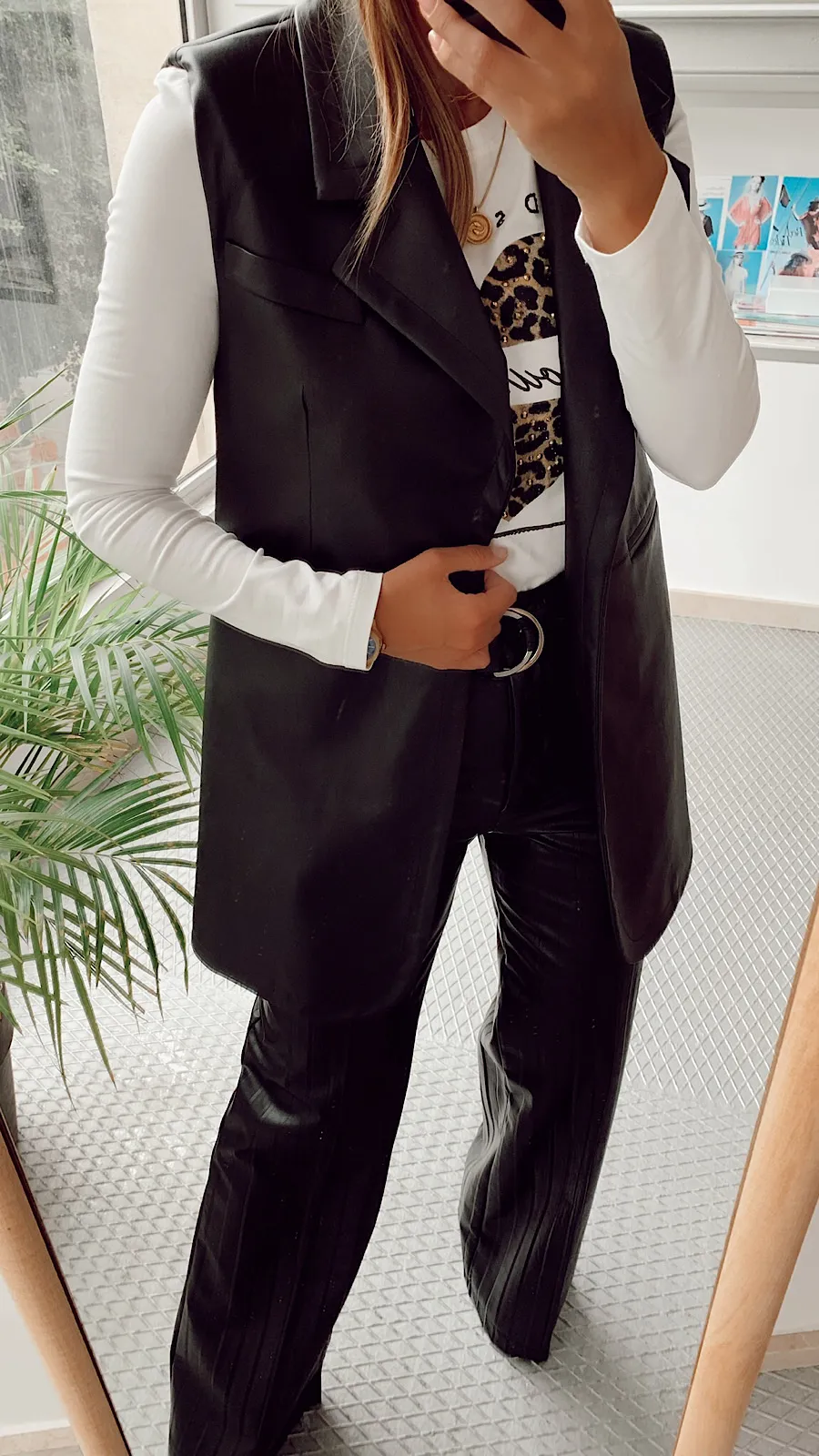 Pantalón Palazzo Plisado Negro Efecto Piel