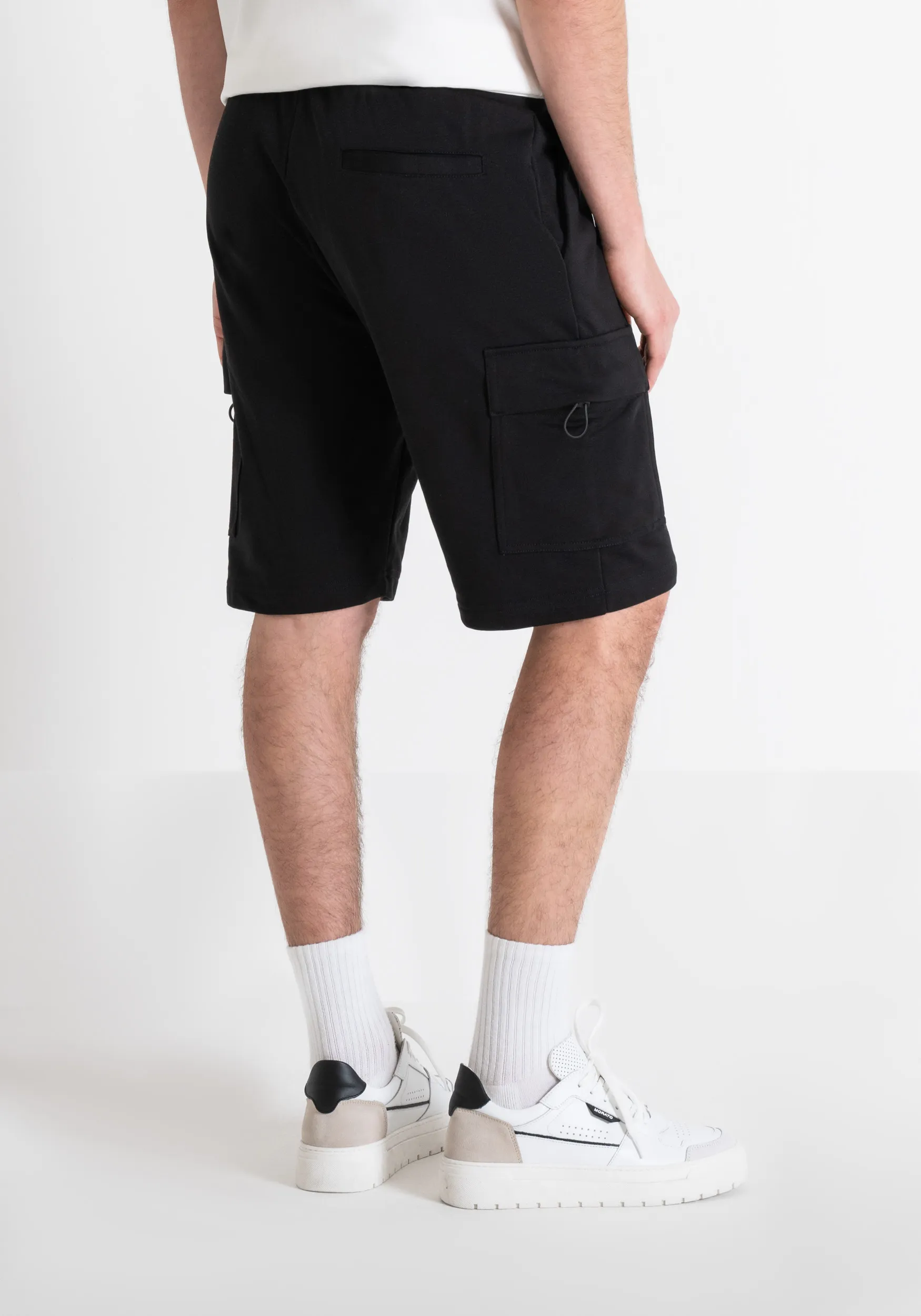 SHORT POLAR REGULAR FIT CON PARCHE LOGO