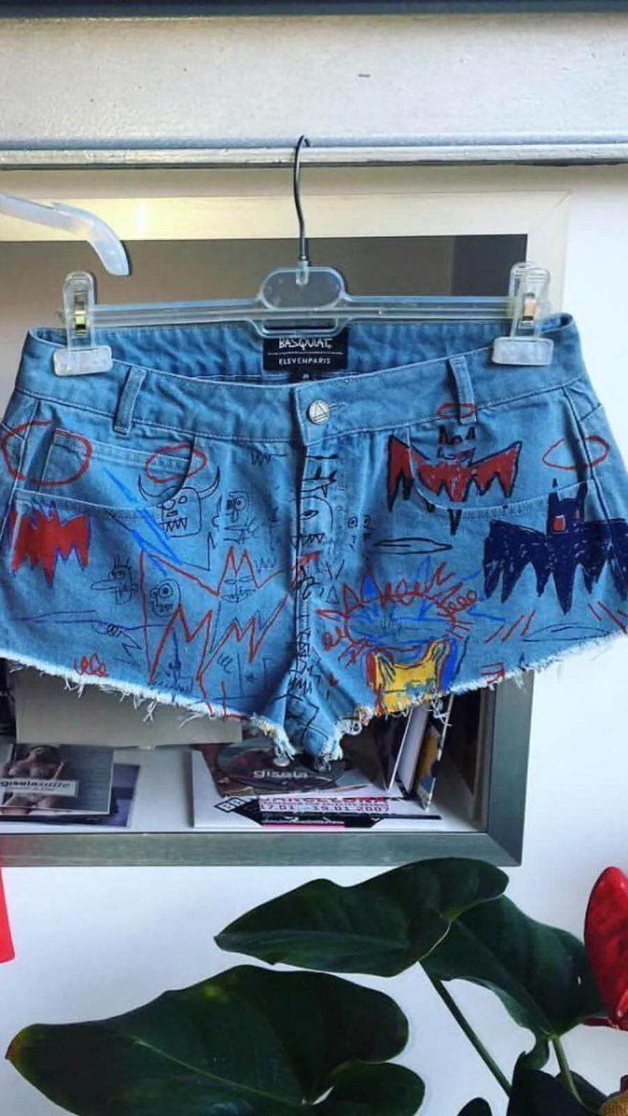 Short Vaquero Dibujos Basquiat