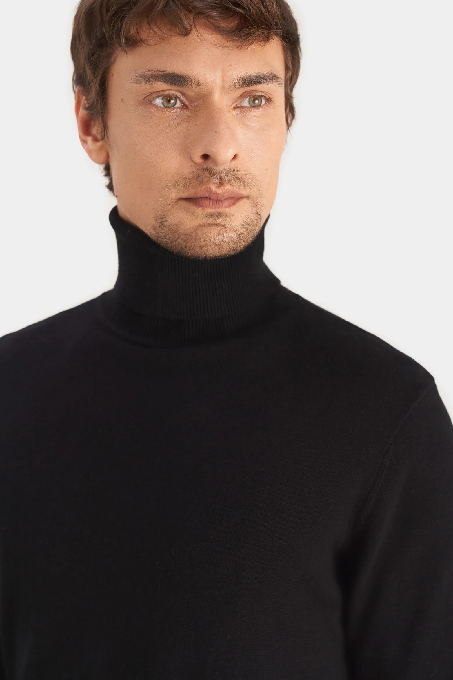 Sweater cuello tortuga tejido para hombre