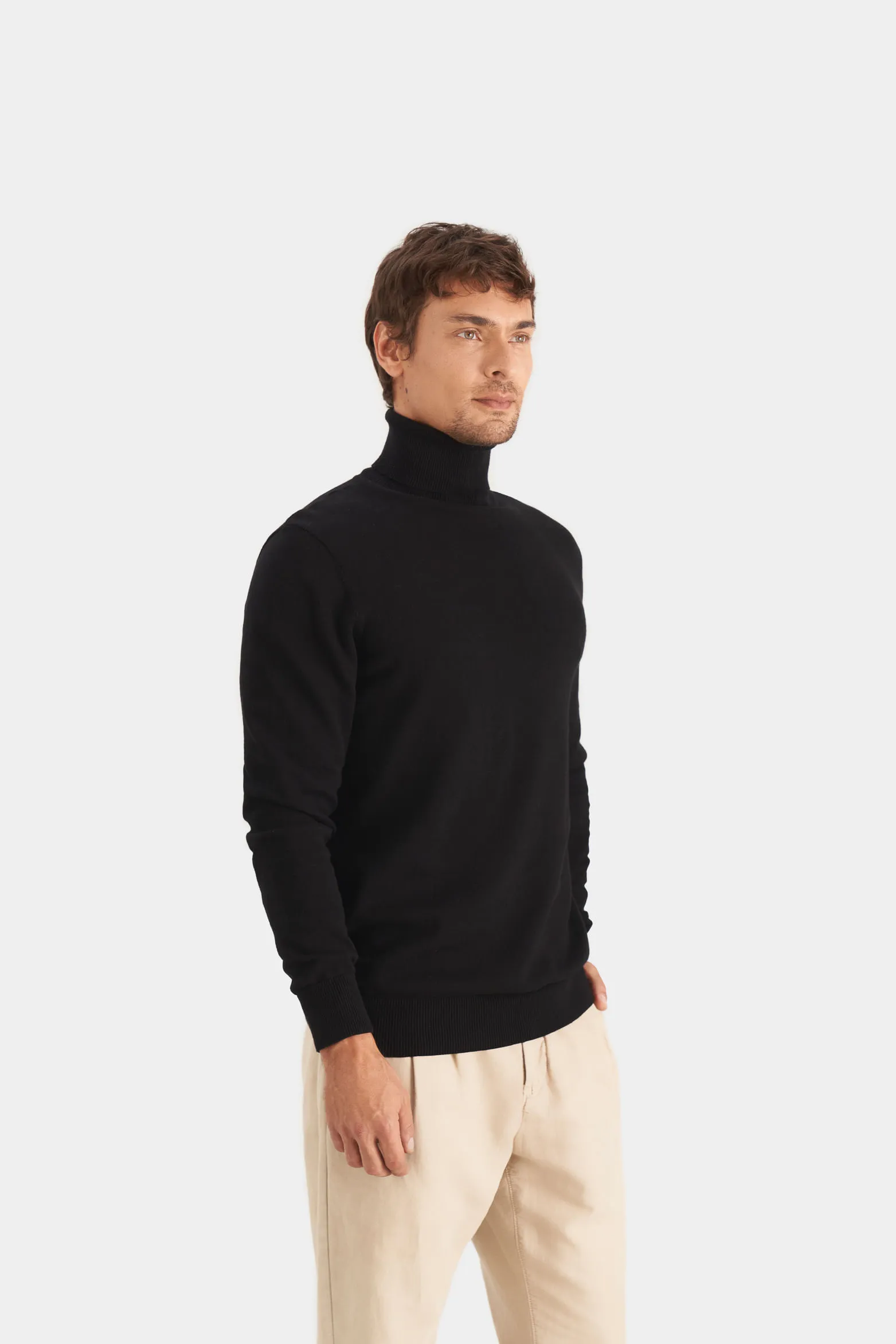 Sweater cuello tortuga tejido para hombre