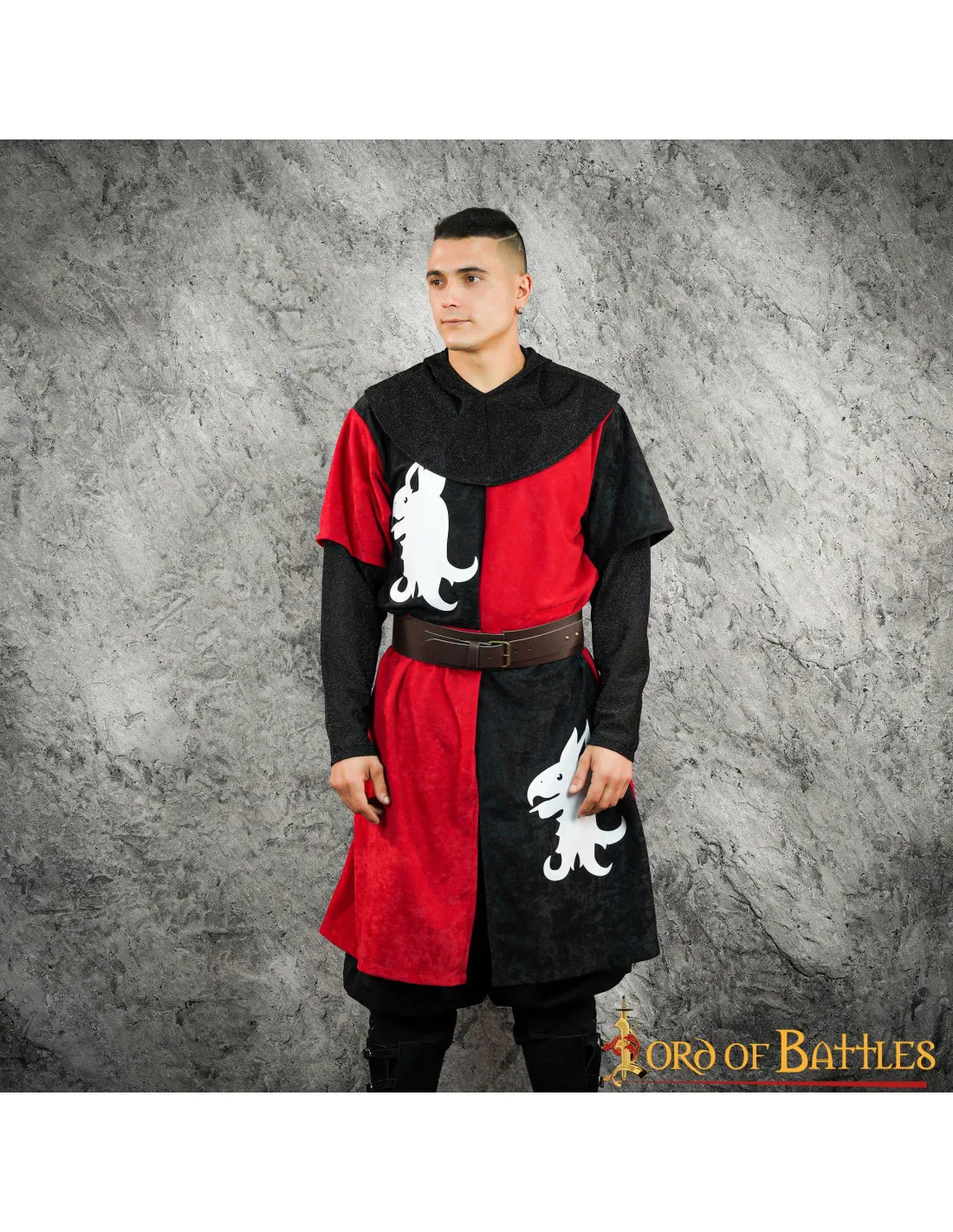 TABARDO MEDIEVAL CUARTELADO ROJONEGRO DRAGóN