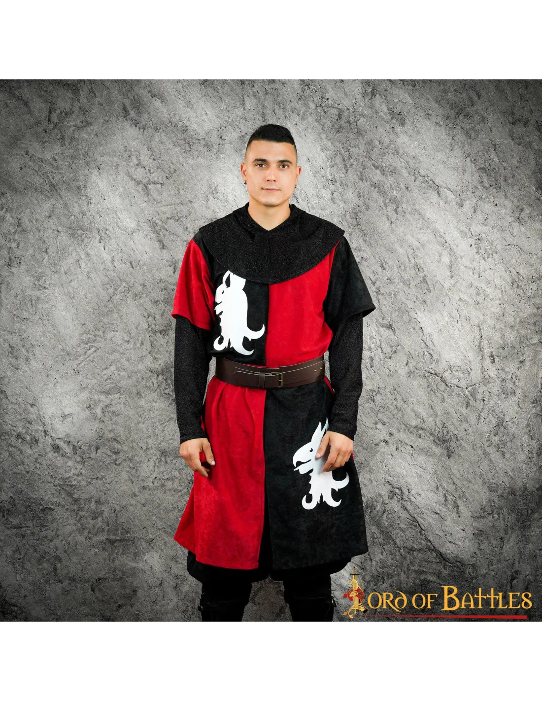 TABARDO MEDIEVAL CUARTELADO ROJONEGRO DRAGóN
