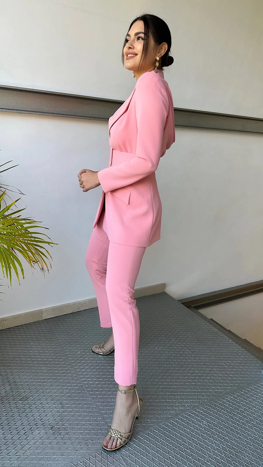 Traje Rose Diseño Escote Espalda