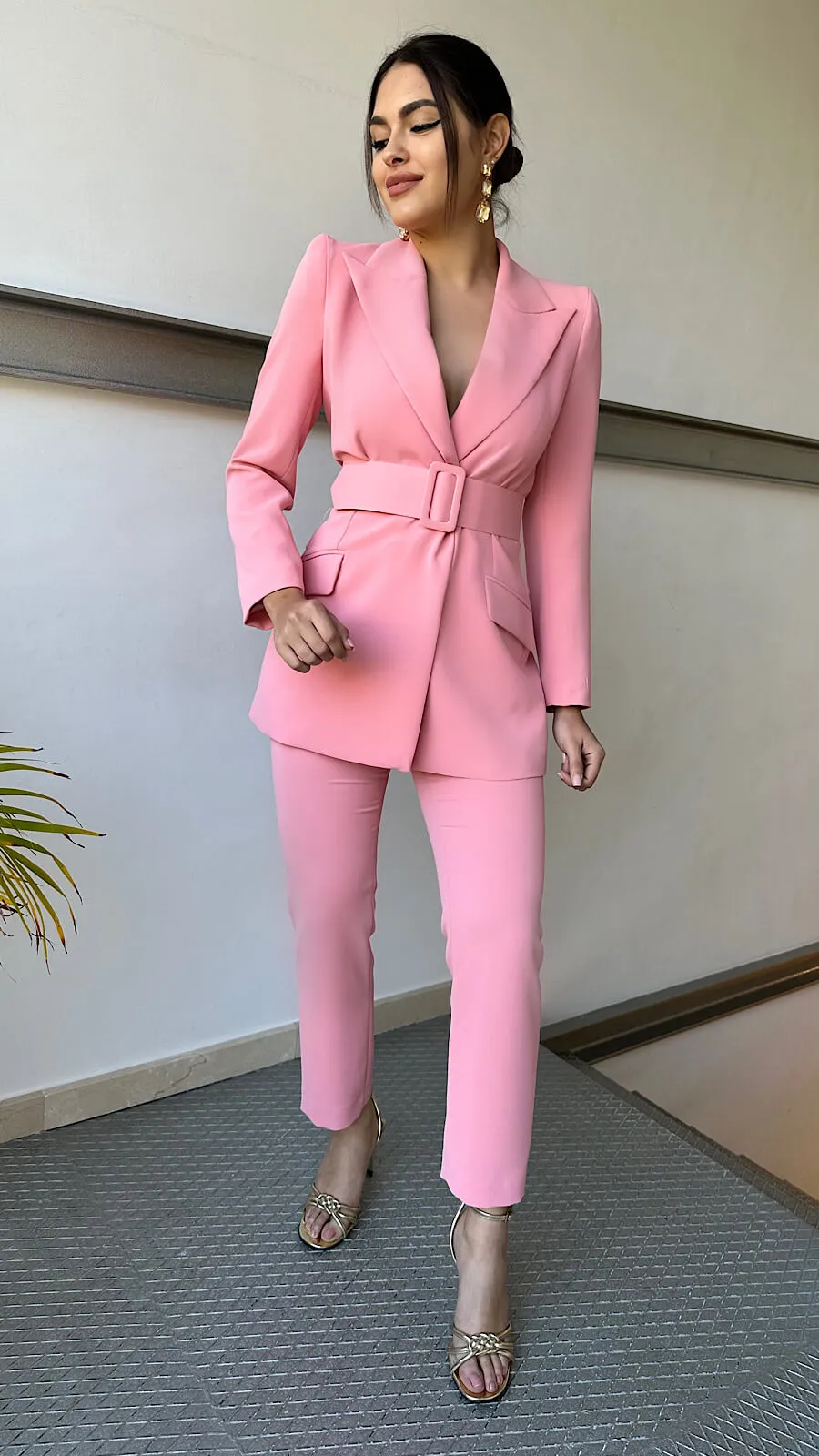 Traje Rose Diseño Escote Espalda