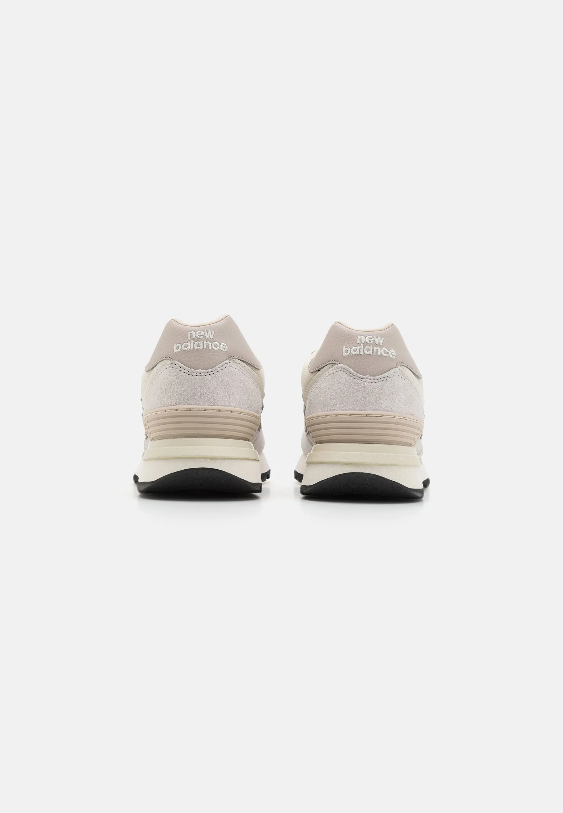 U574 UNISEX  ZAPATILLAS