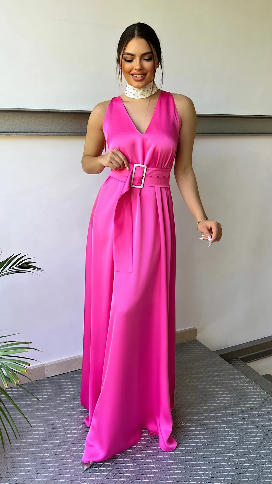 Vestido Fucsia Cuello Joya Desmontable