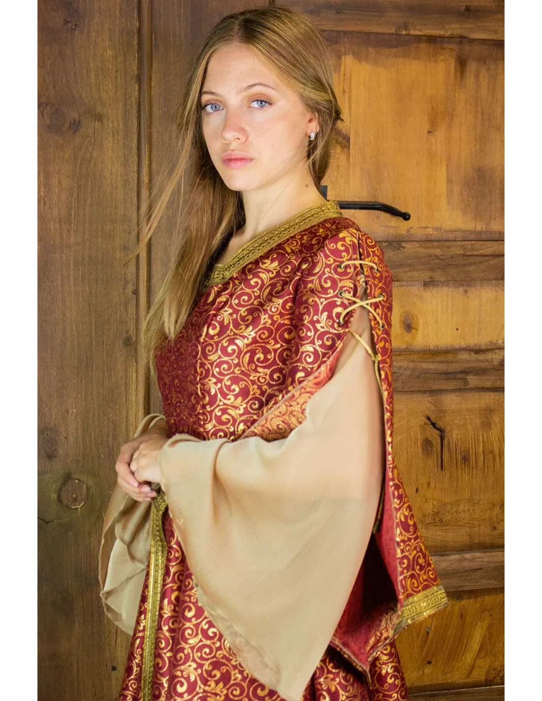 VESTIDO MEDIEVAL NOBLE AQUITANIA  ROJO