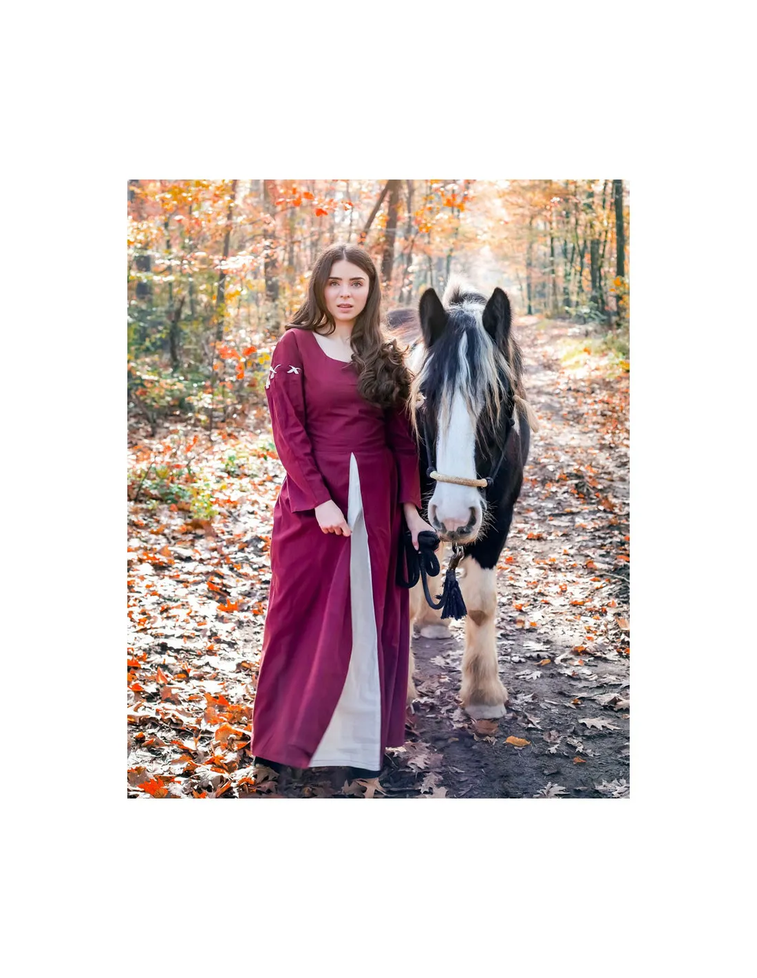 VESTIDO MEDIEVAL ROJOBLANCO MODELO LARINA