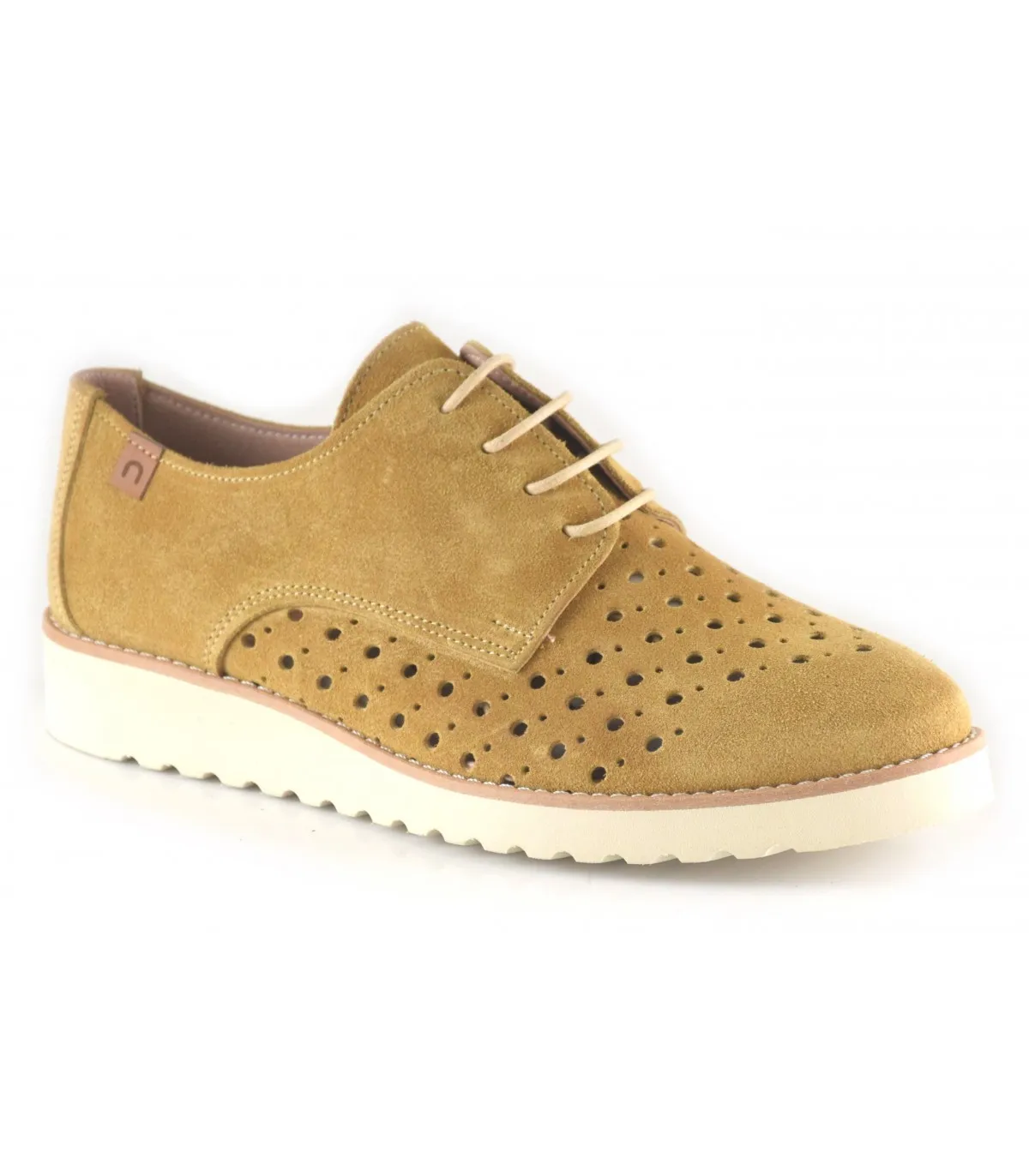 Zapato calado para mujer en color camel