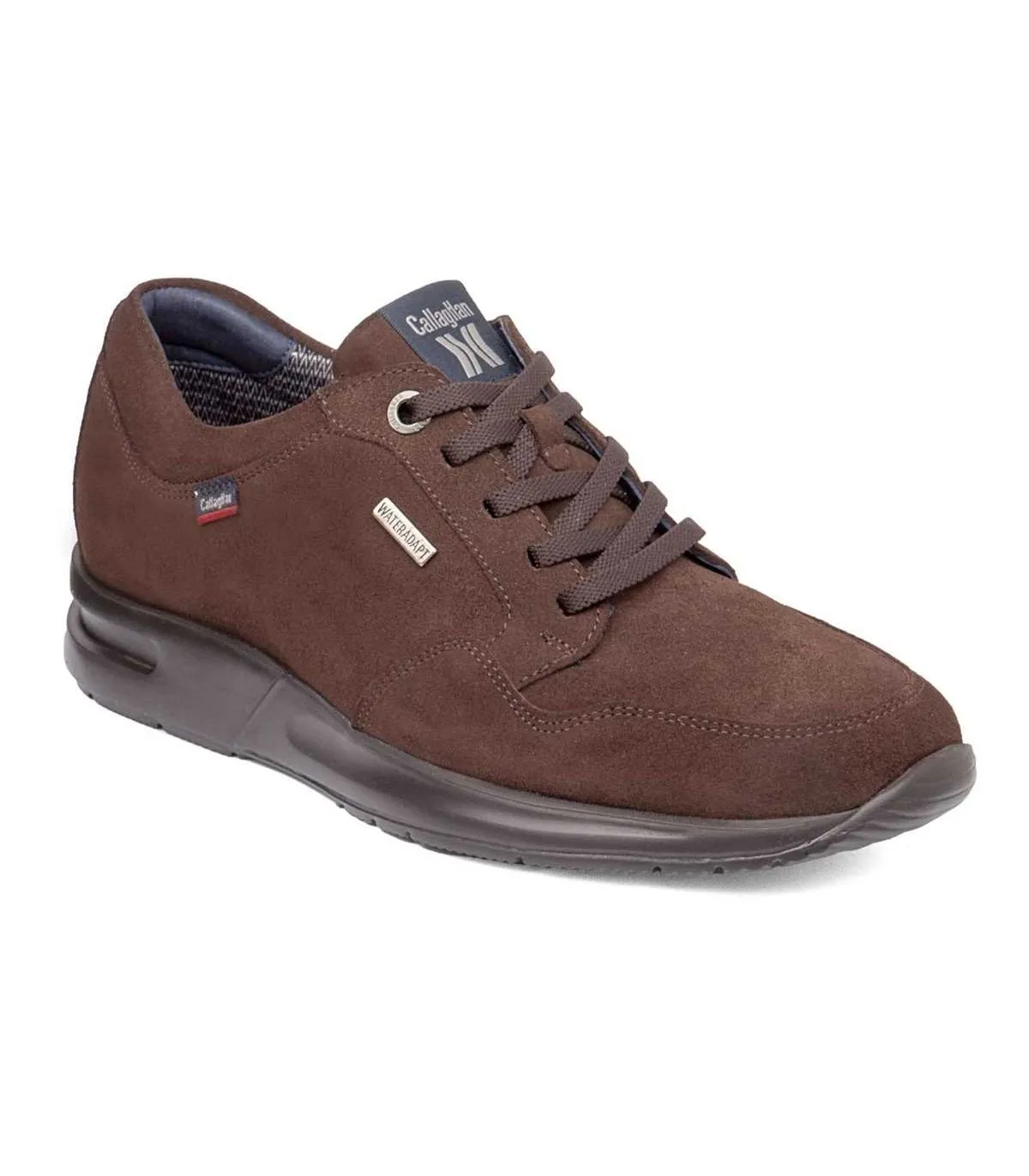 Zapato sport en ante de color marrón