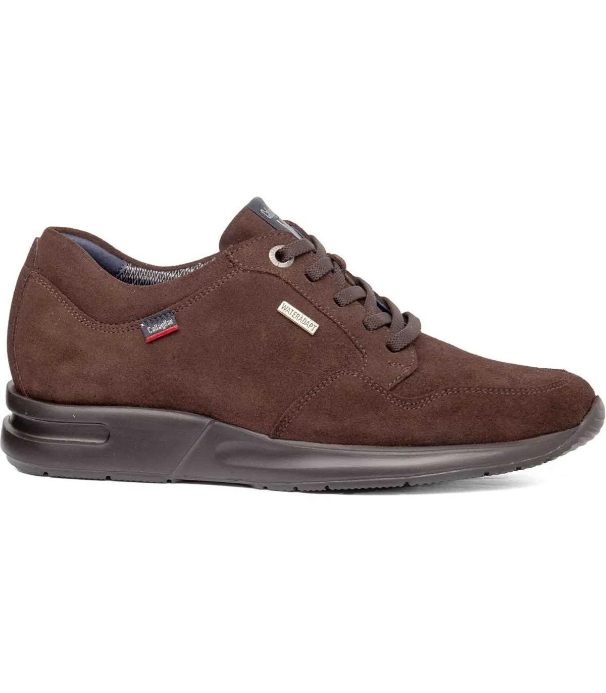 Zapato sport en ante de color marrón