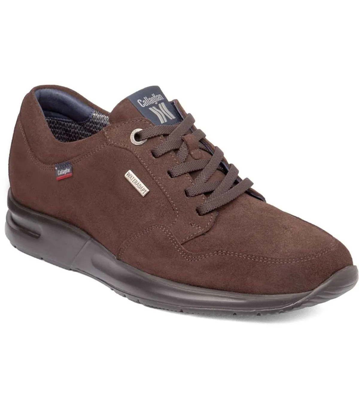 Zapato sport en ante de color marrón