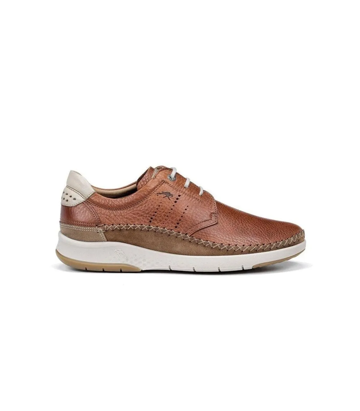 Zapatos de cordones con el corte cosido