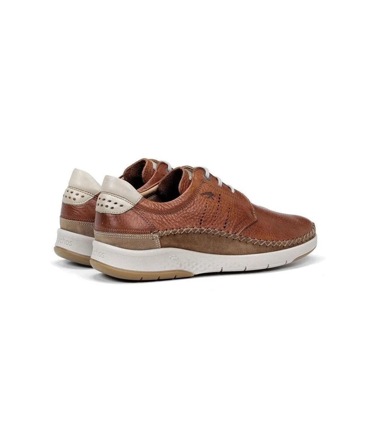 Zapatos de cordones con el corte cosido