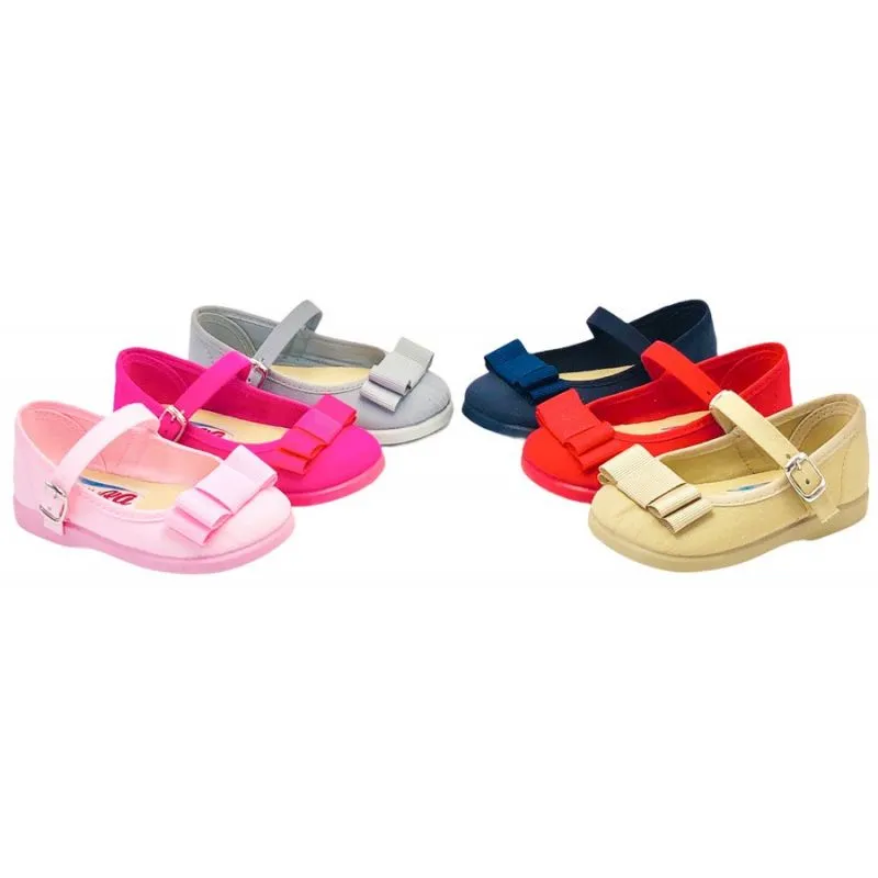 Zapatos de niña con lazo